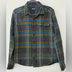 Patagonia Men's Plaid Shirt - Gray, Blue, and Green